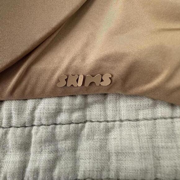 NWOT Skims Wireless Plunge Push Up Bra 36DDDD (US 36G, UK 36F) - Picture 3 of 4